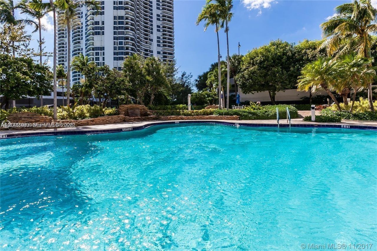 3500 Mystic Pointe Dr, Unit 1403, Aventura, FL 33180 Photo