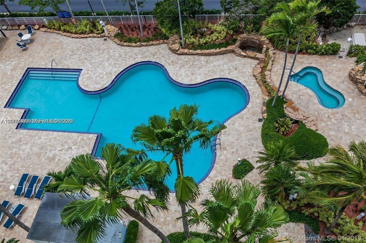 3500 Mystic Pointe Dr, Unit 1403, Aventura, FL 33180 Photo