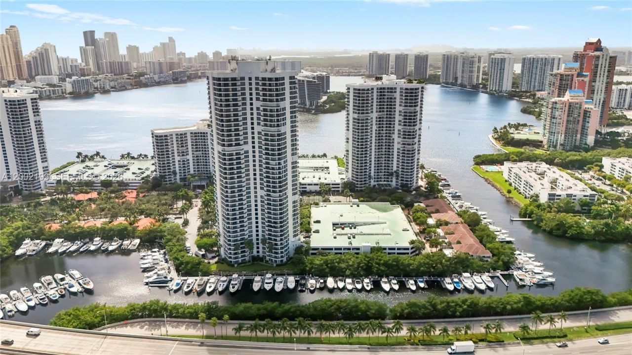 3500 Mystic Pointe Dr, Unit 1403, Aventura, FL 33180 Photo