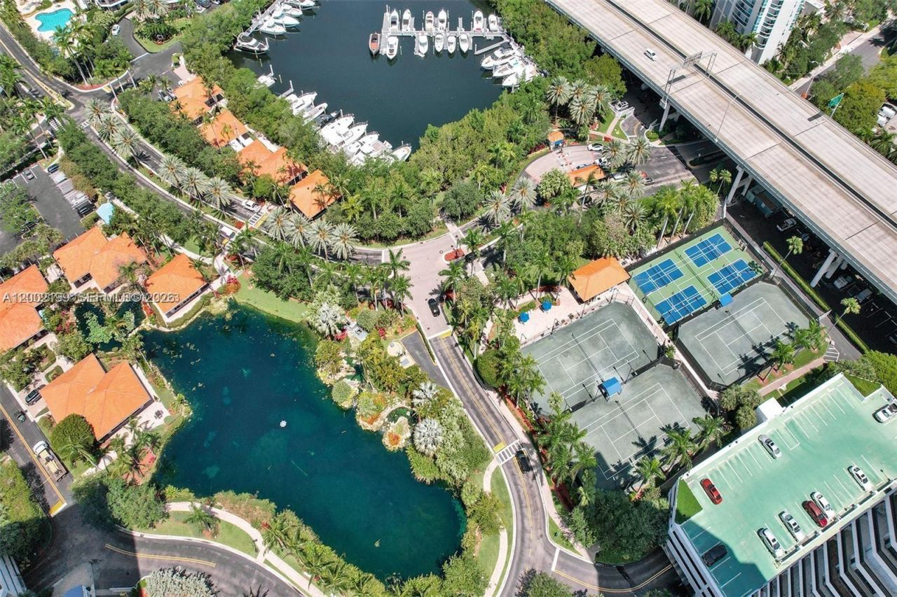 3500 Mystic Pointe Dr, Unit 1403, Aventura, FL 33180 Photo