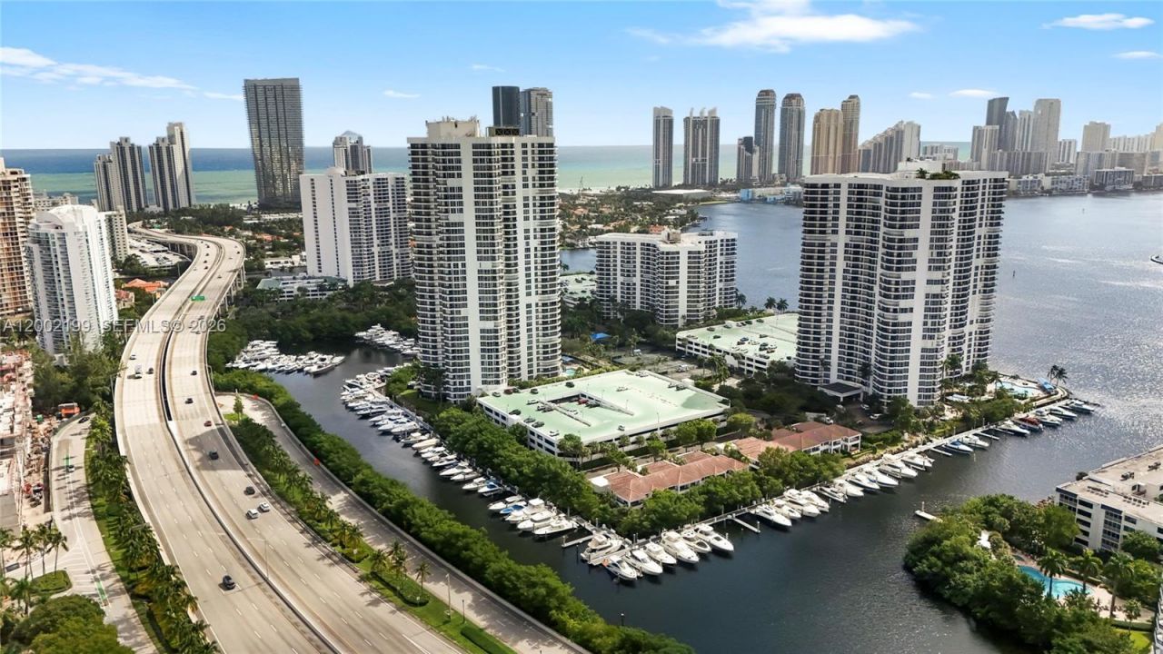 3500 Mystic Pointe Dr, Unit 1403, Aventura, FL 33180 Photo