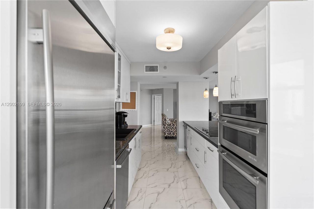 3500 Mystic Pointe Dr, Unit 1403, Aventura, FL 33180 Photo