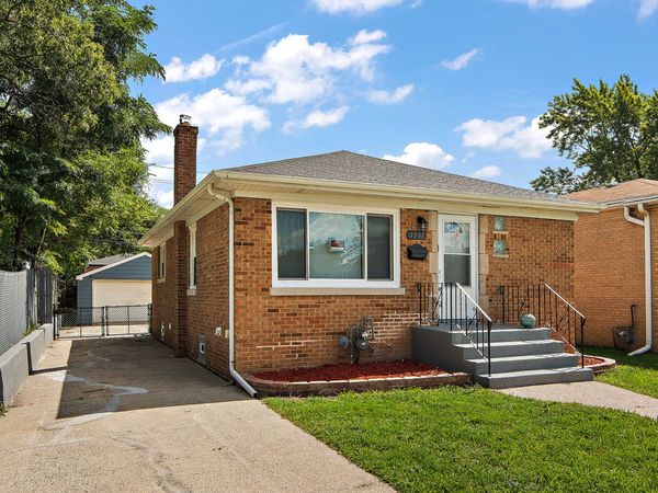 1051 Burnham Avenue , Calumet City, IL 60409