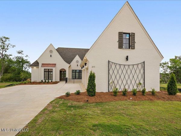 213 Welchshire Drive, Madison, MS 39110