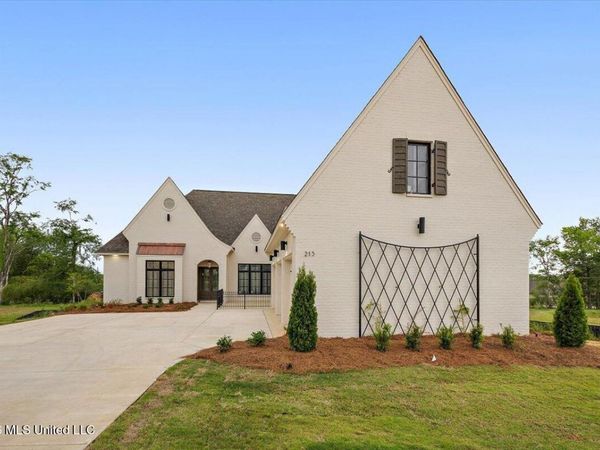 213 Welchshire Drive, Madison, MS 39110