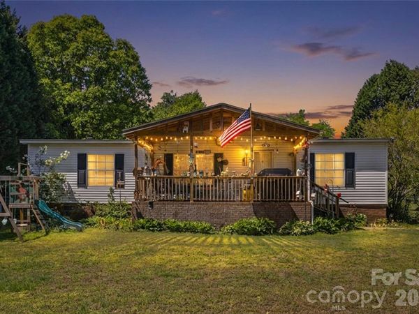 130 Hunterpond Lane, Statesville, NC 28677