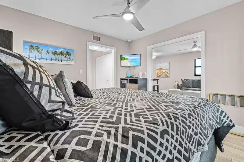 600 Neapolitan Way , Unit 341, Naples, FL 34103 Photo