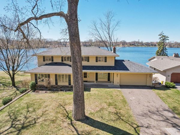 3921 Crystal Lake Boulevard , Robbinsdale, MN 55422