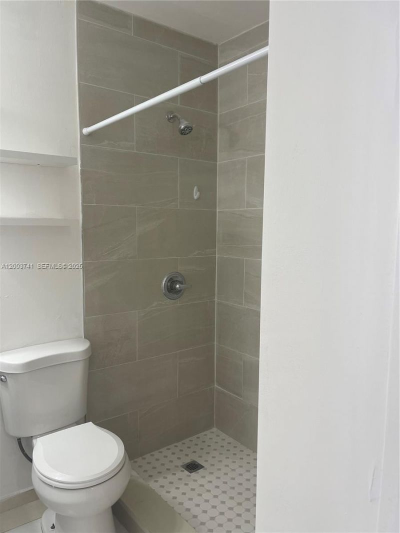 317 E 8th St , Unit 3, Hialeah, FL 33010 Photo