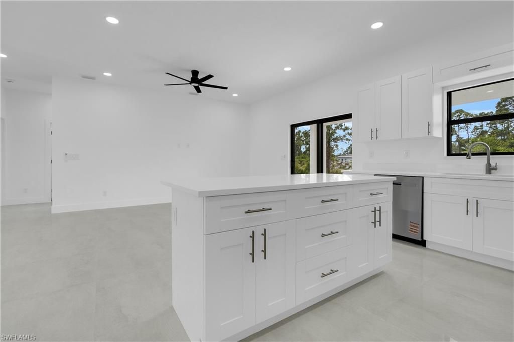 586 Genoa Ave S, Lehigh Acres, FL 33974 Photo
