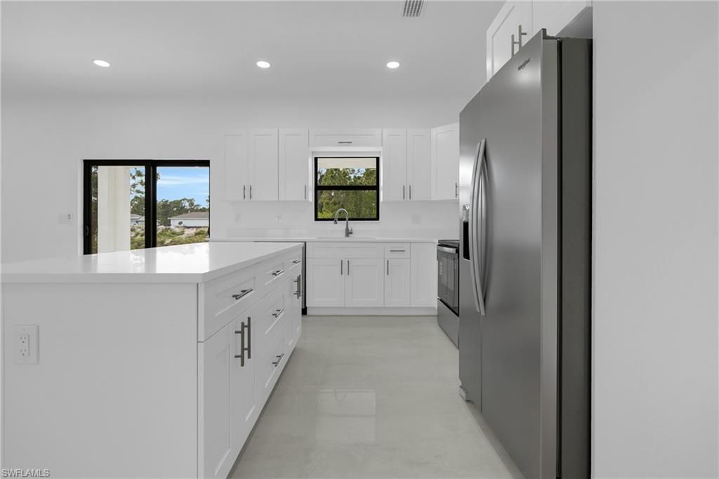 586 Genoa Ave S, Lehigh Acres, FL 33974 Photo