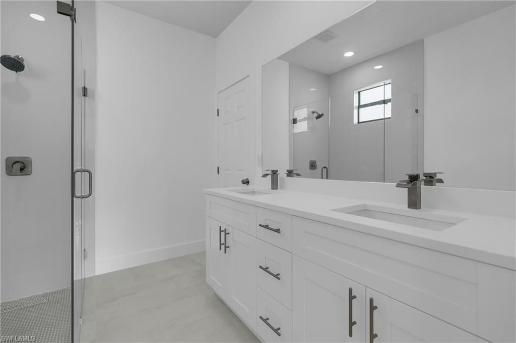 586 Genoa Ave S, Lehigh Acres, FL 33974 Photo