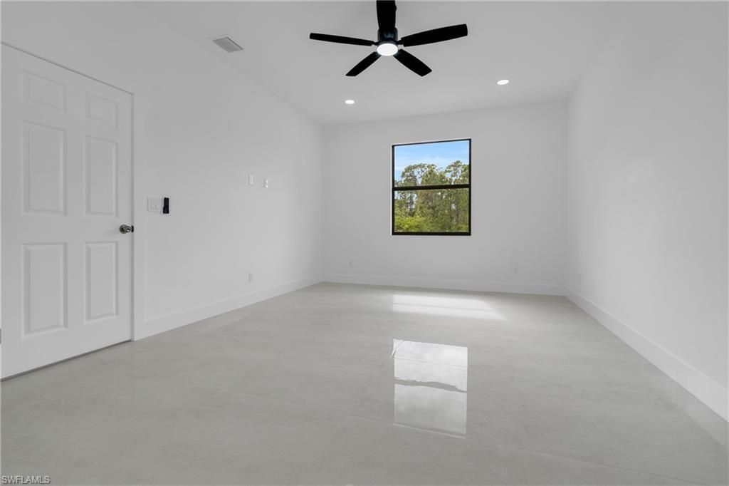 586 Genoa Ave S, Lehigh Acres, FL 33974 Photo