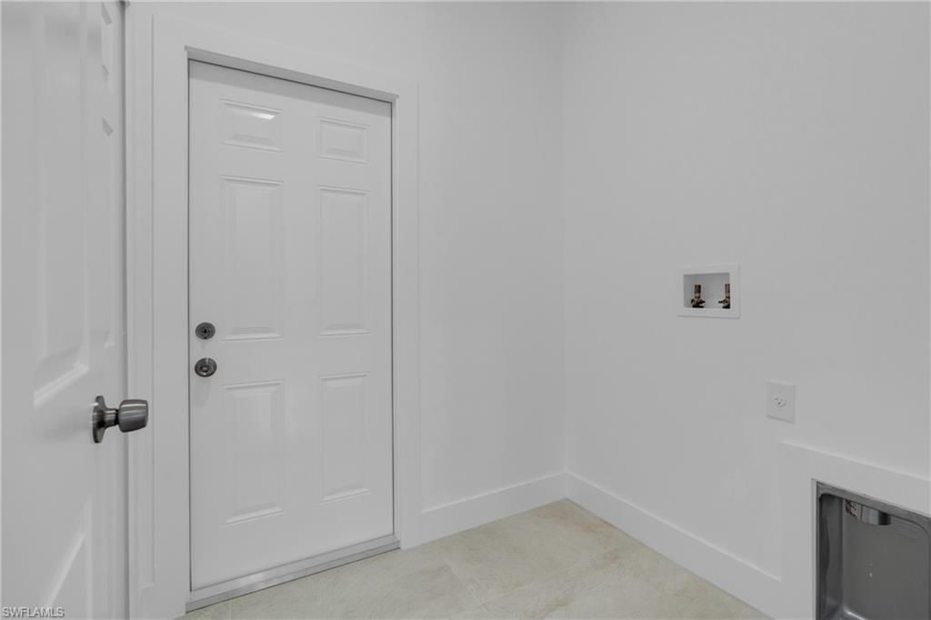 586 Genoa Ave S, Lehigh Acres, FL 33974 Photo