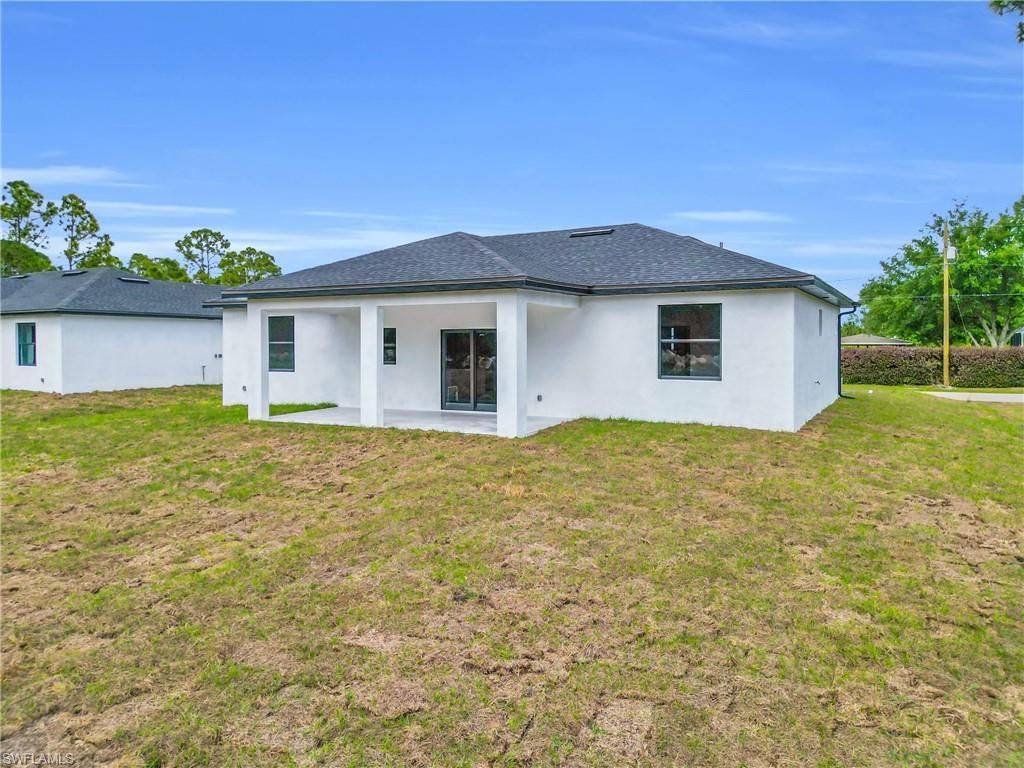 586 Genoa Ave S, Lehigh Acres, FL 33974 Photo