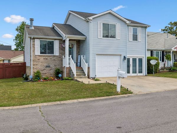 111 River Bend Rd , Hendersonville, TN 37075