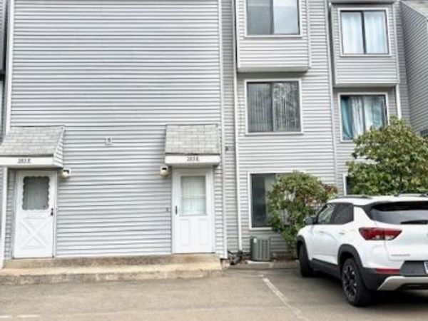 203 Thompson, Unit E, East Haven, CT 06513