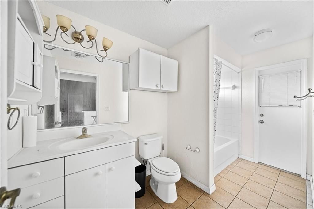 1019 Angelo Ave, Lehigh Acres, FL 33971 Photo