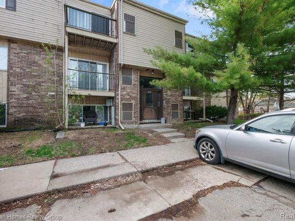 38271 Fairway Court, Clinton Twp, MI 48038