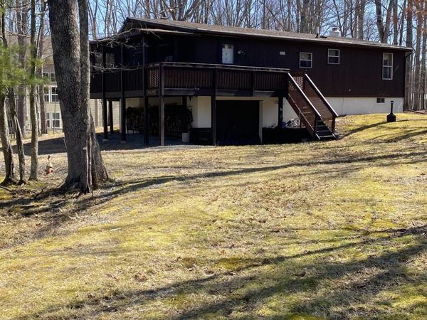 101 Turkey Circle , Lackawaxen, PA 18435
