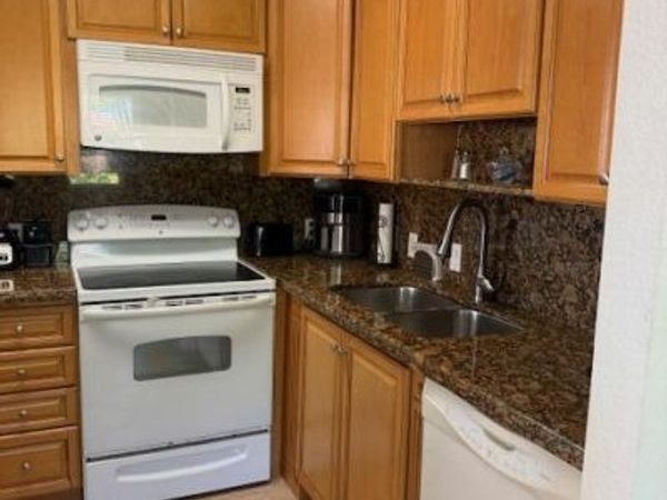 670 Brittany N, Delray Beach, FL 33446