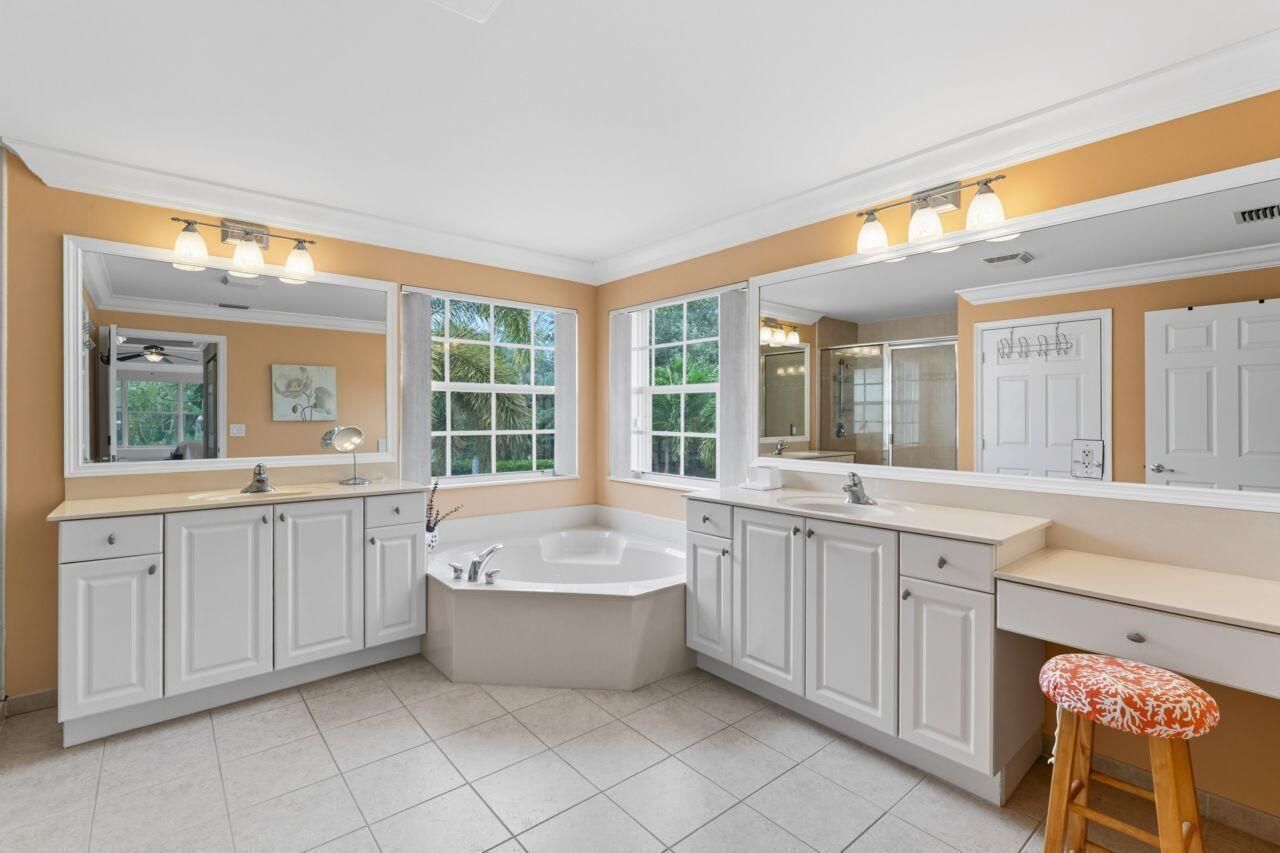 8492 Breezy Oak Way, Boynton Beach, FL 33473 Photo
