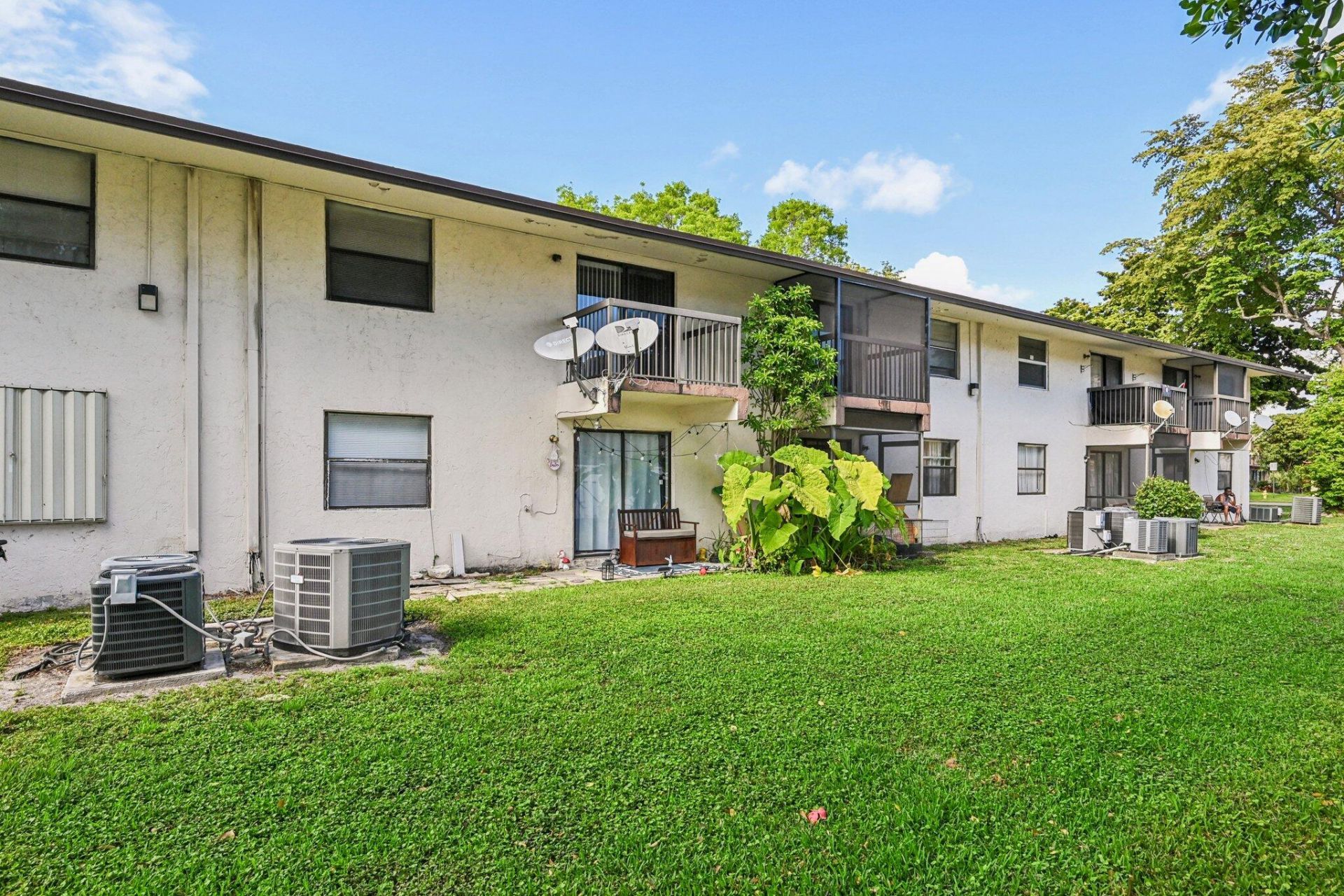 6001 Shakerwood Circle, Unit 203, Tamarac, FL 33319 Photo