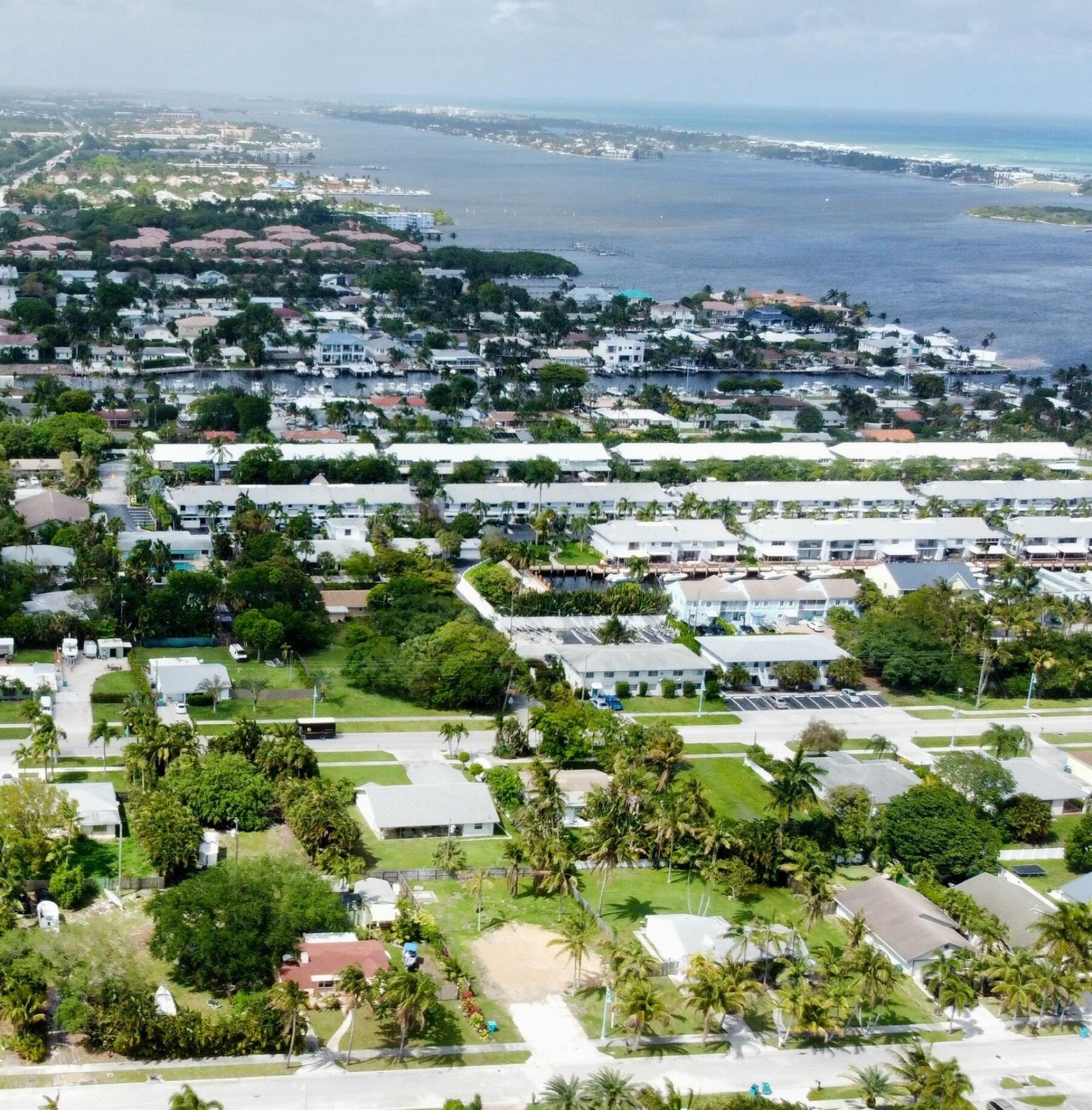 647 NE 9th Avenue, Boynton Beach, FL 33435 Photo