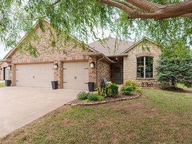 12605 Chateaux Road, Oklahoma City, OK 73142