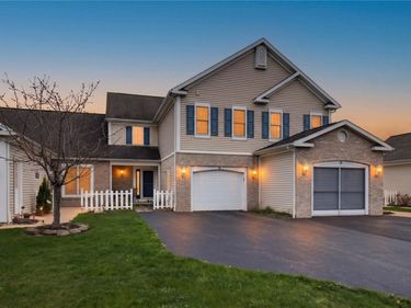 8 Foxe Commons , Rochester, NY 14624