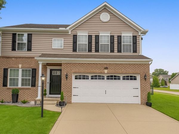 156 Georges Creek Drive , Pickerington, OH 43147