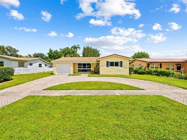 1925 N 39th Ave , Hollywood, FL 33021