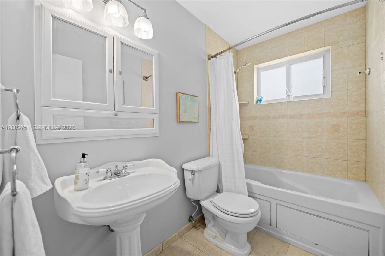 1925 N 39th Ave , Hollywood, FL 33021 Photo