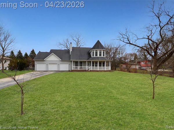3381 Rockhaven Avenue, Rochester Hills, MI 48309