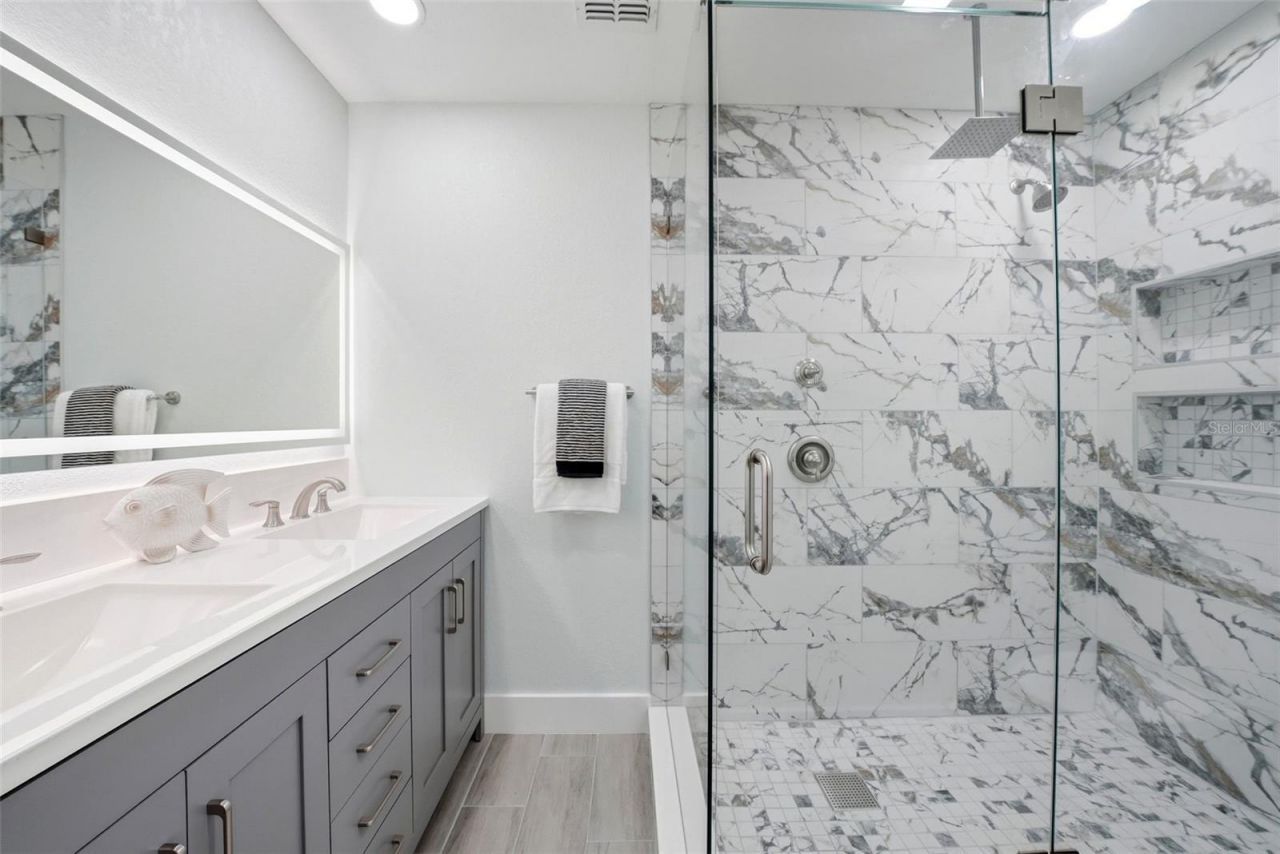 5611 Venetian Boulevard Ne, Saint Petersburg, FL 33703 Photo