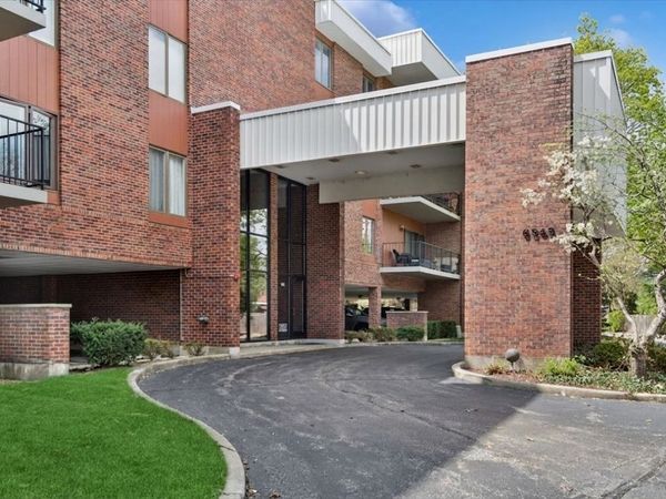 6545 Main Street, Unit 407, Downers Grove, IL 60516