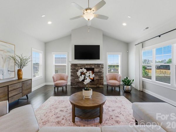 176 Staffordshire Drive , Statesville, NC 28625