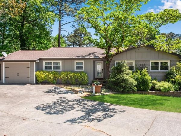 6275 Woodlake Drive , Buford, GA 30518