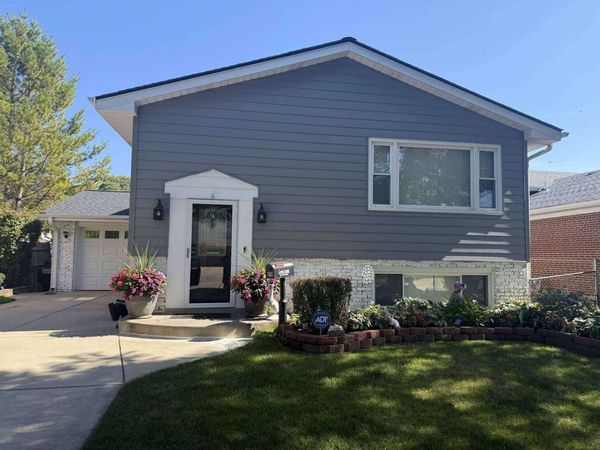 639 N Kaspar Avenue , Arlington Heights, IL 60004