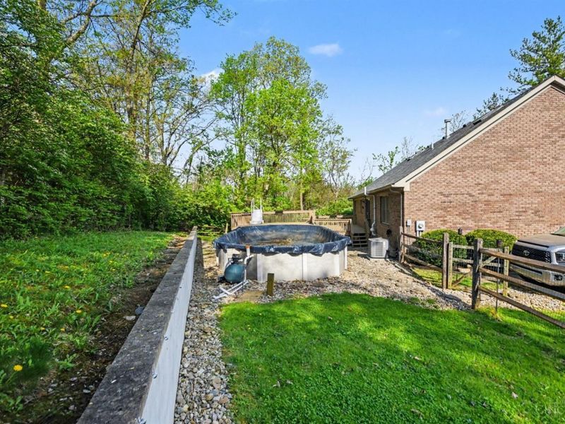 3623 Reemelin Rd, Cincinnati, OH 45211 Photo 24