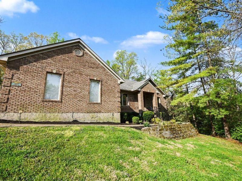 3623 Reemelin Rd, Cincinnati, OH 45211 Photo 3