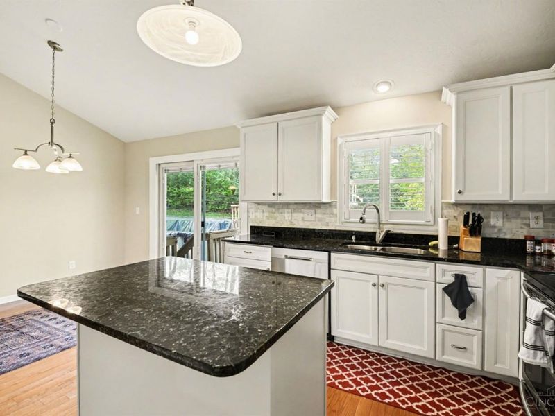 3623 Reemelin Rd, Cincinnati, OH 45211 Photo 9