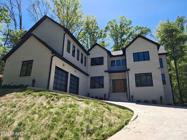 1135 Oak Chase Blvd, Lenoir City, TN 37772