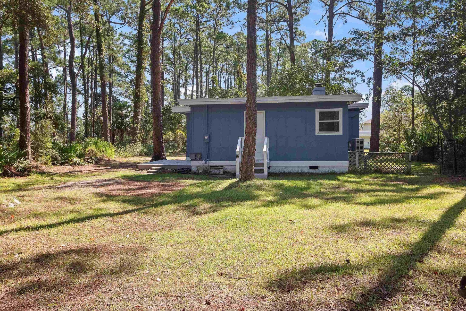 18 Suwannee Avenue, Panacea, FL 32346 Photo