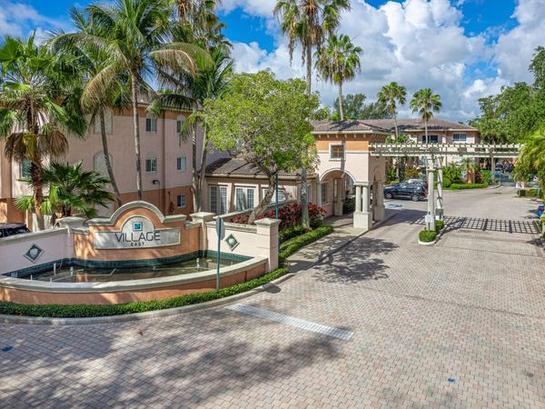 2009 SE 10th Avenue, Unit 309, Fort Lauderdale, FL 33316