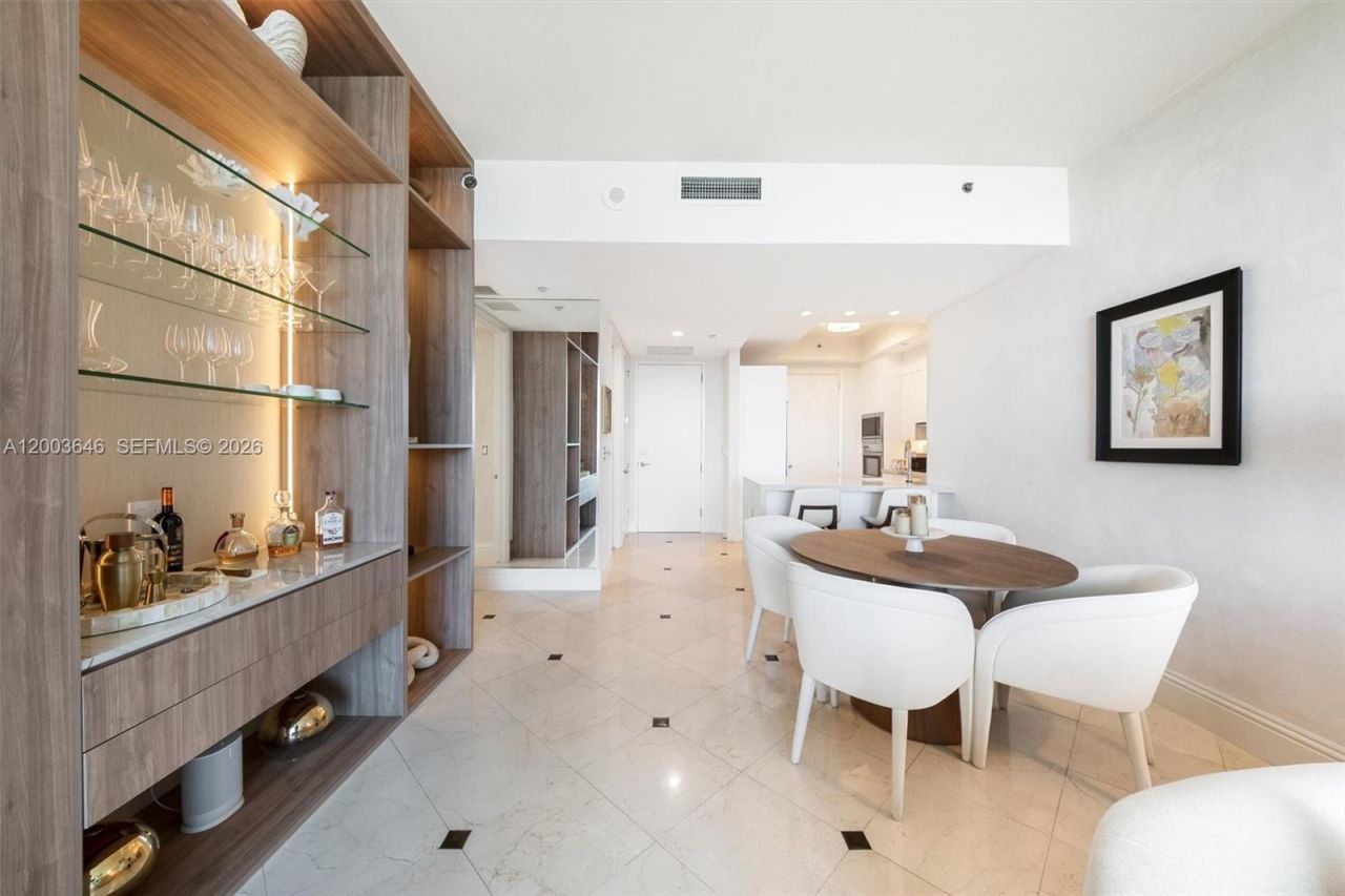 100 S Pointe Dr , Unit 702, Miami Beach, FL 33139 Photo