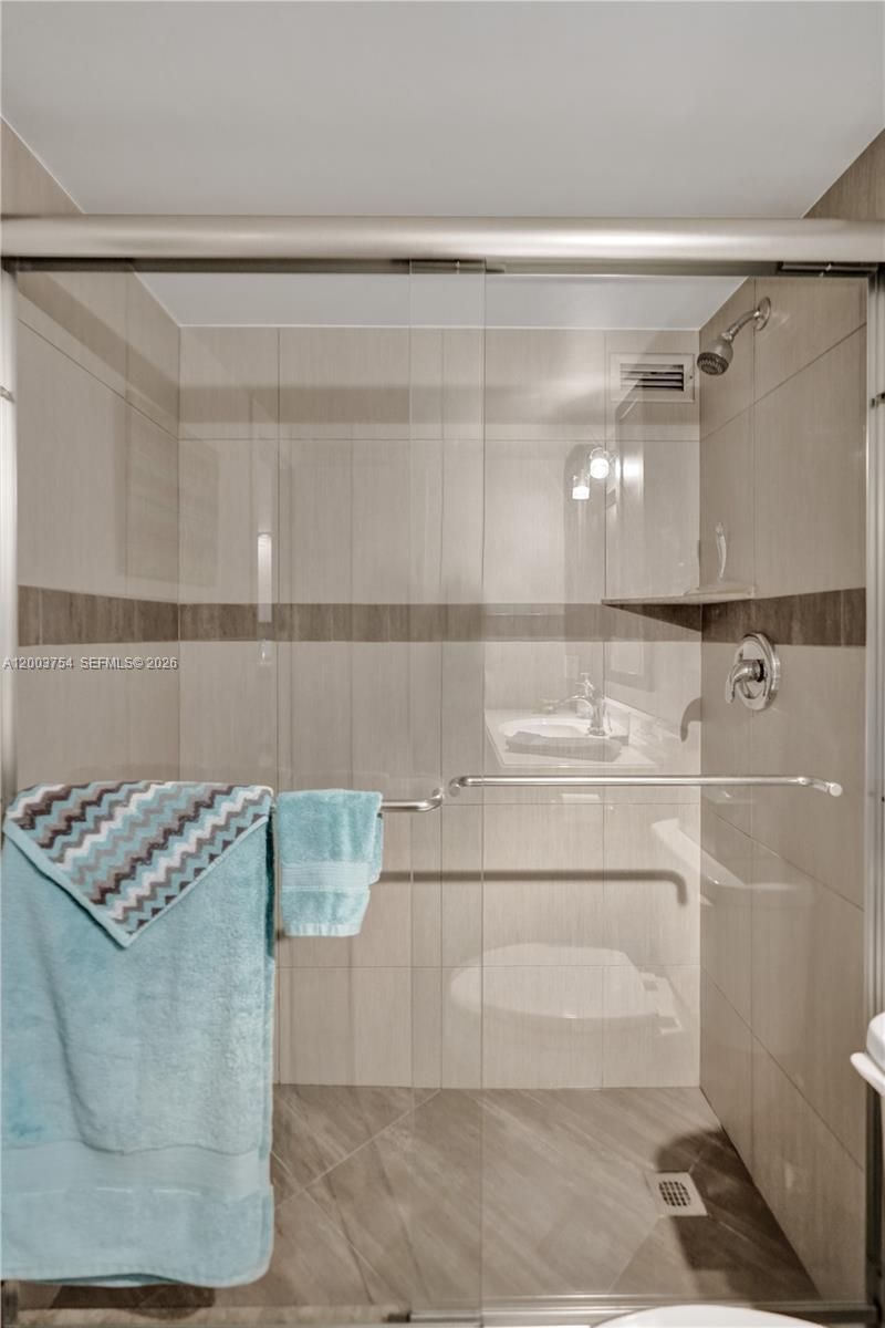 410 Golden Isles Dr , Unit 408, Hallandale Beach, FL 33009 Photo