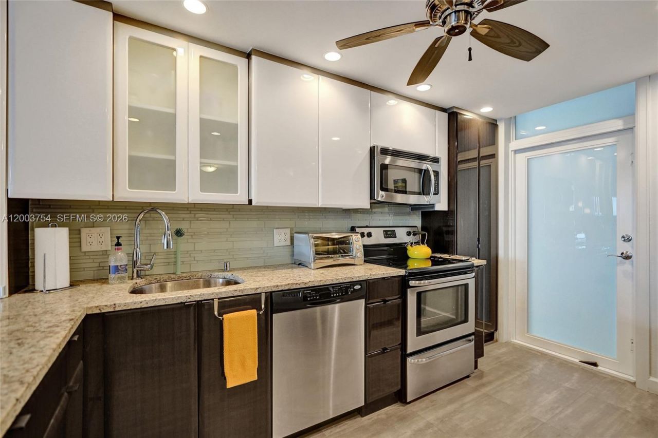 410 Golden Isles Dr , Unit 408, Hallandale Beach, FL 33009 Photo