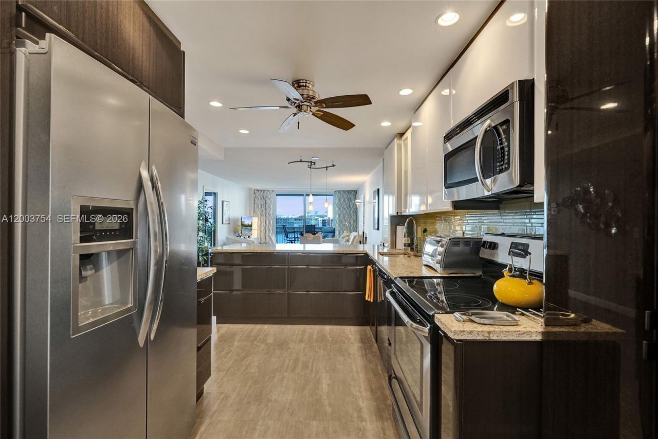 410 Golden Isles Dr , Unit 408, Hallandale Beach, FL 33009 Photo