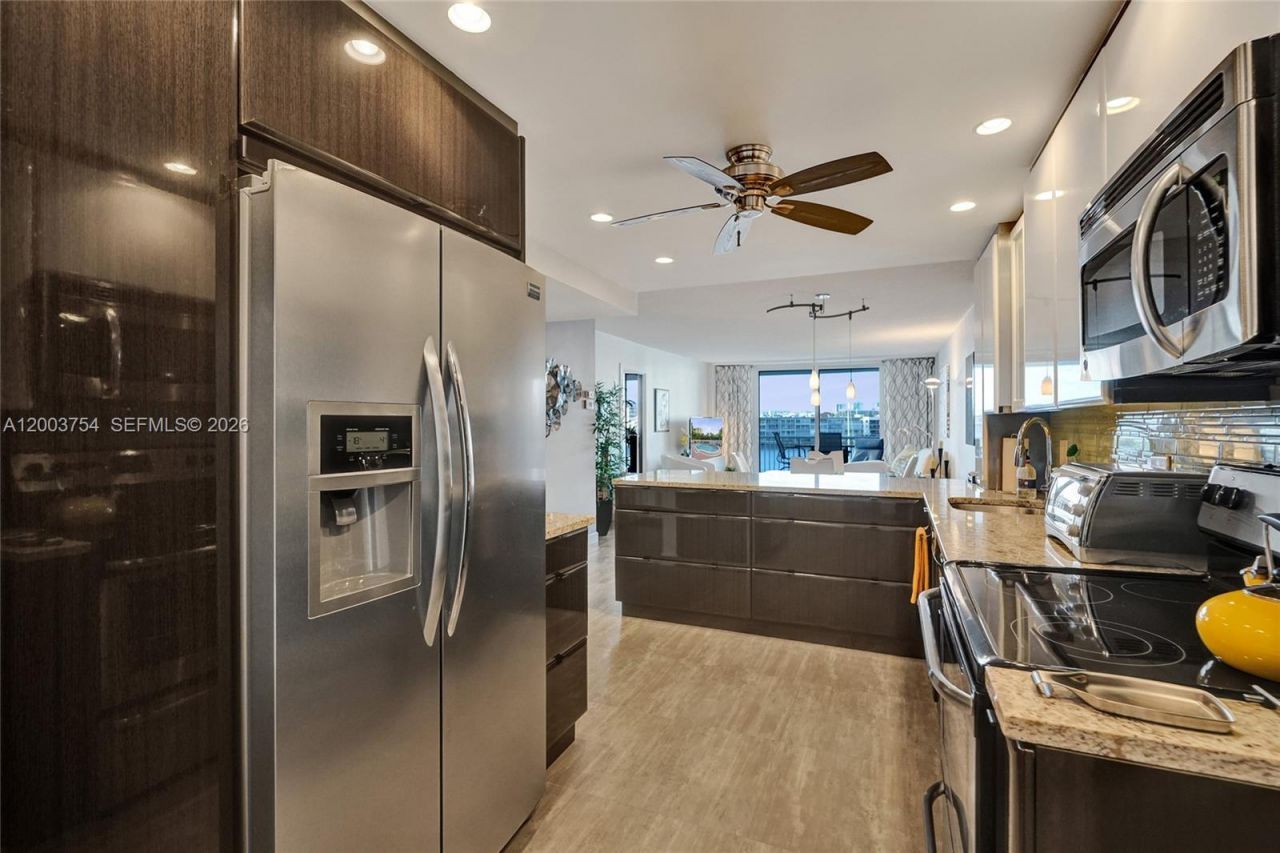 410 Golden Isles Dr , Unit 408, Hallandale Beach, FL 33009 Photo